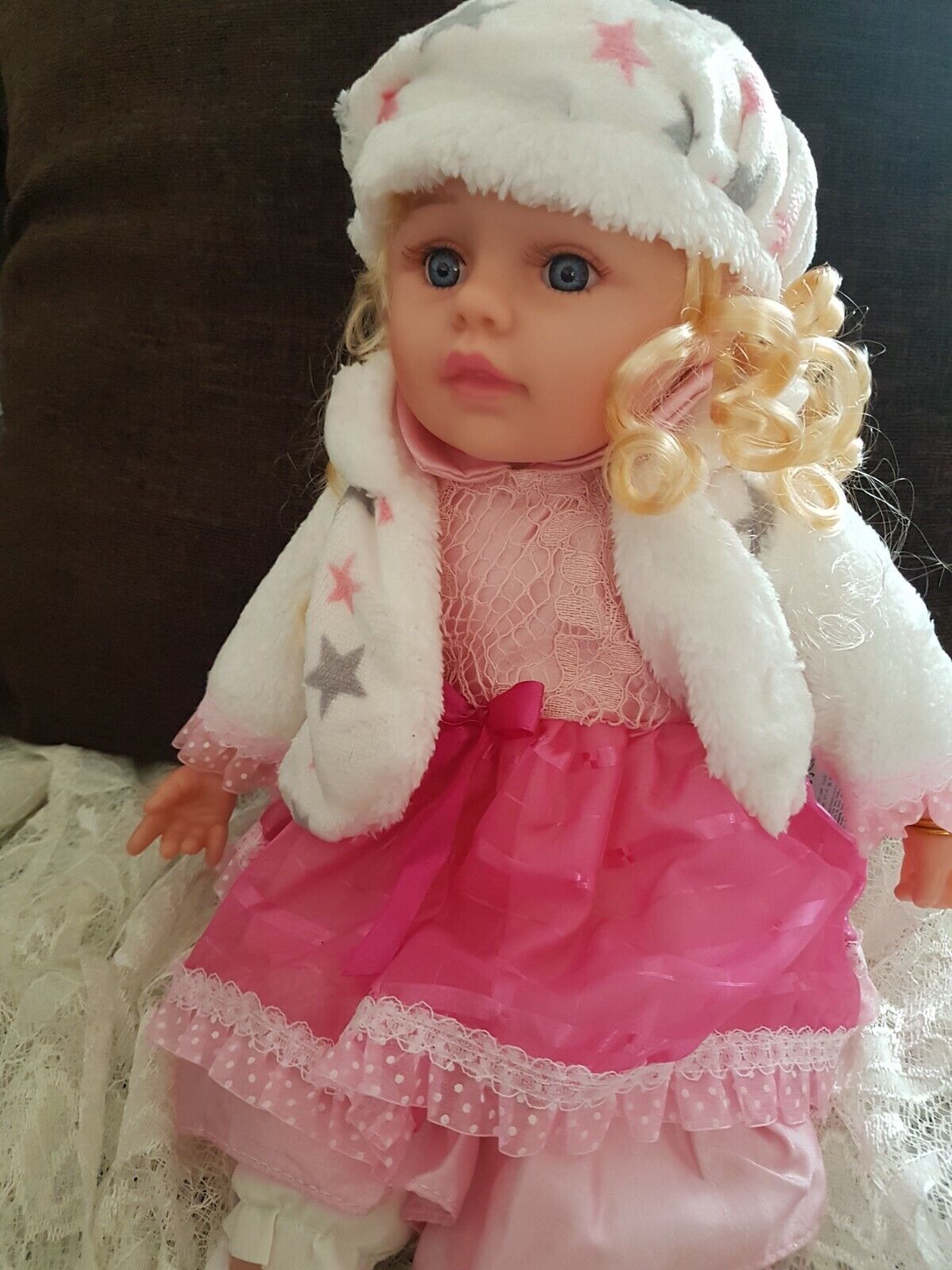 DOLL WITH HAT & COSTUME 20"