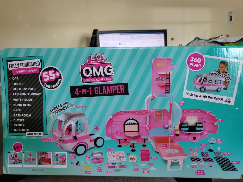 L.O.L. Surprise! O.M.G. 4-in-1 Glamper Playset